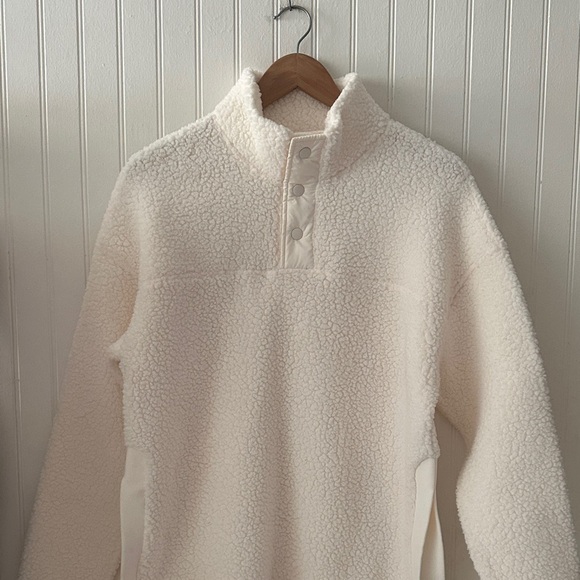 Like New! Old Navy Active Cozy Cream Sherpa-Like Pullover Sweater sz XS - Picture 4 of 12